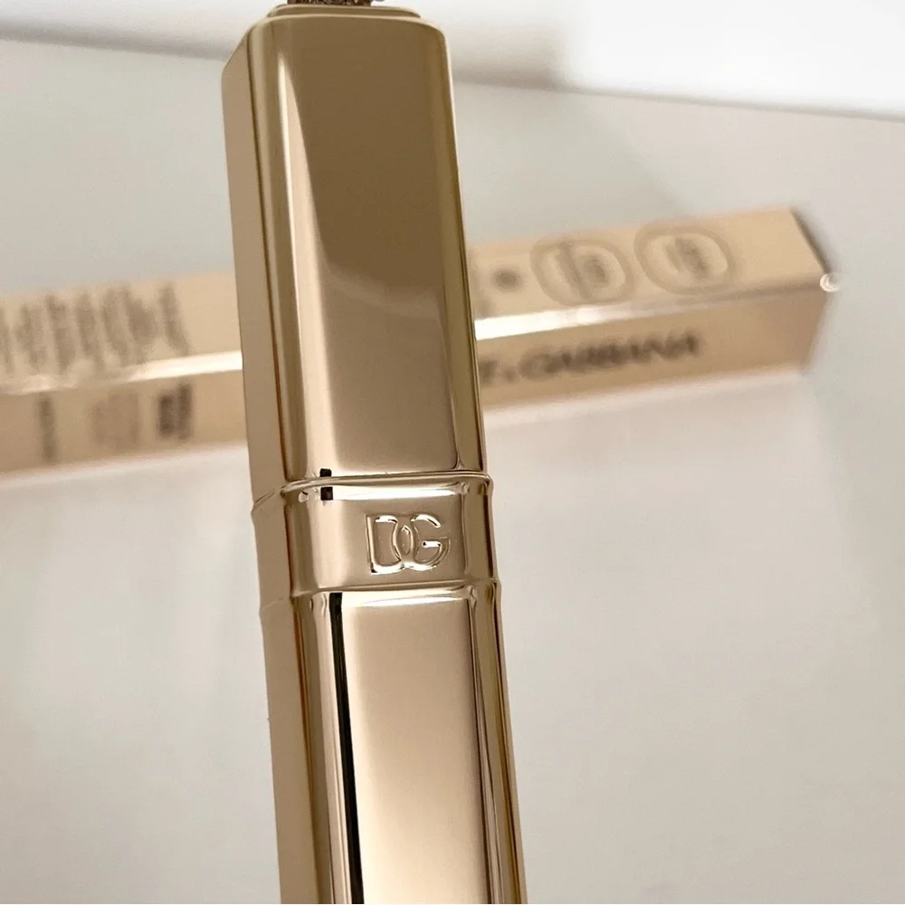 Dolce and Gabbana 36 hour extreme volume lift mascara